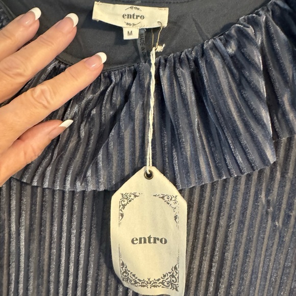 ✨ Gray Channel Velvet Ruffle Top | Size S - Picture 7 of 9